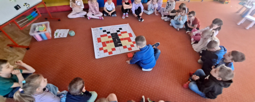 MAJOWA ŁĄKA - WIOSENNE KODOWANIE W GRUPIE MOTYLKI