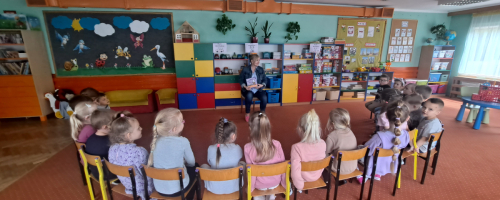 CZYTAMY PRZEDSZKOLAKOM, REALIZACJA PROJEKTU - DZIECI Z GRUPY MOTYLKI