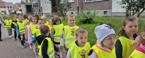 UDZIAŁ DZIECI Z GRUPY MYSZKI I KOTKI W PROJEKCIE "KREATYWNE INSPIRACJE NOCY ŚWIĘOJAŃSKIEJ" W MDK W ORNECIE